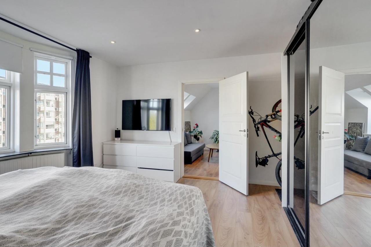 Bath Tub Penthouse In The City Ольборг Экстерьер фото
